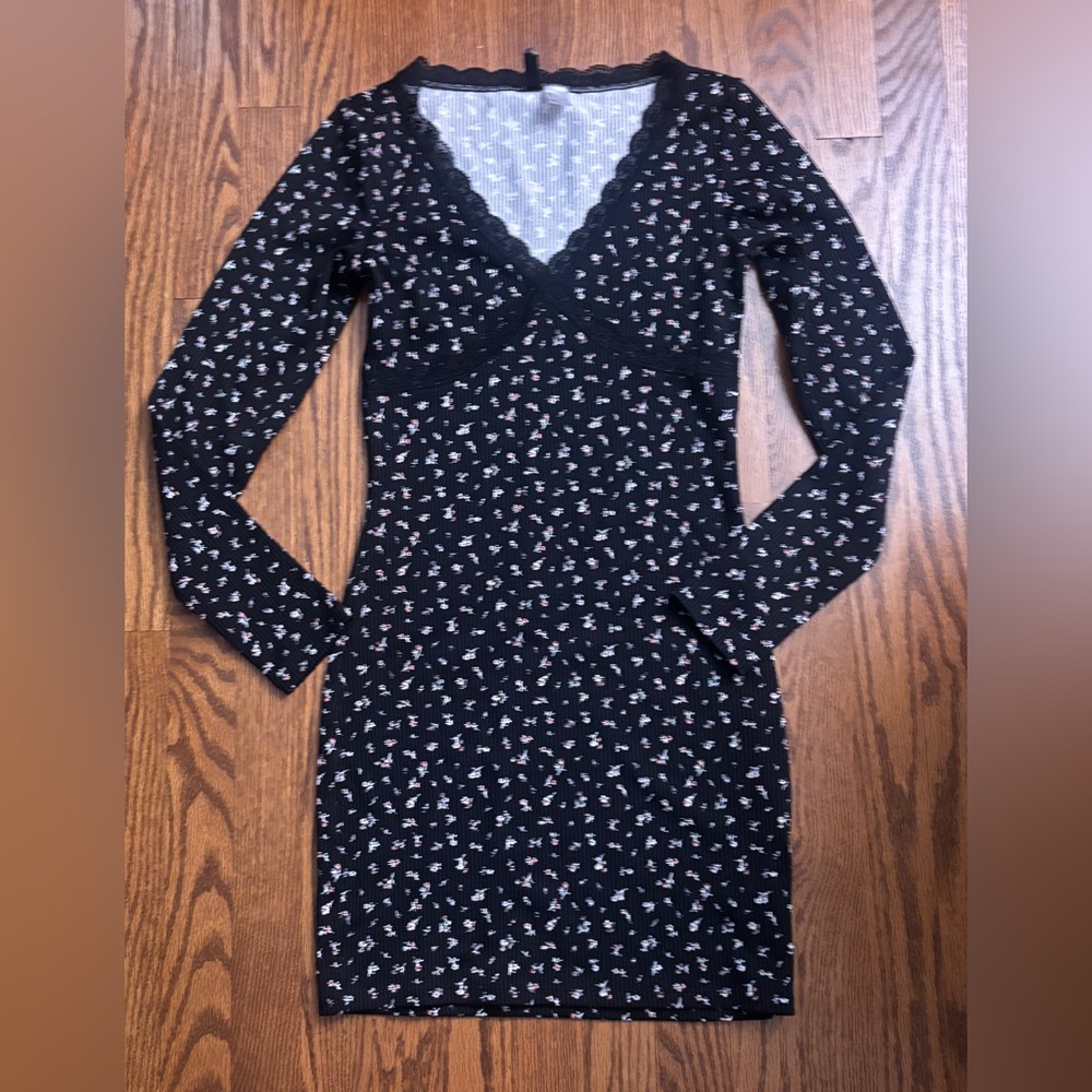 H&M Divided Black Floral Long Sleeve Dress Size Small